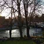 River Hotel