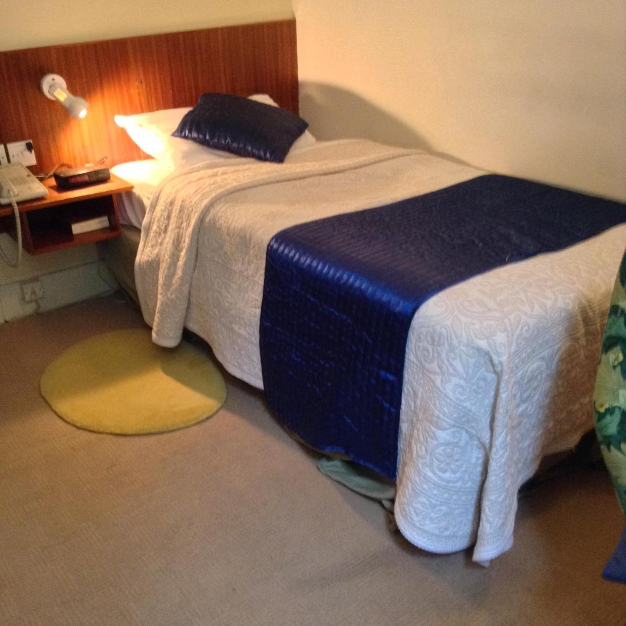 River Hotel 2*